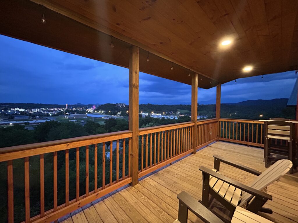 Cabin with mountain and city view